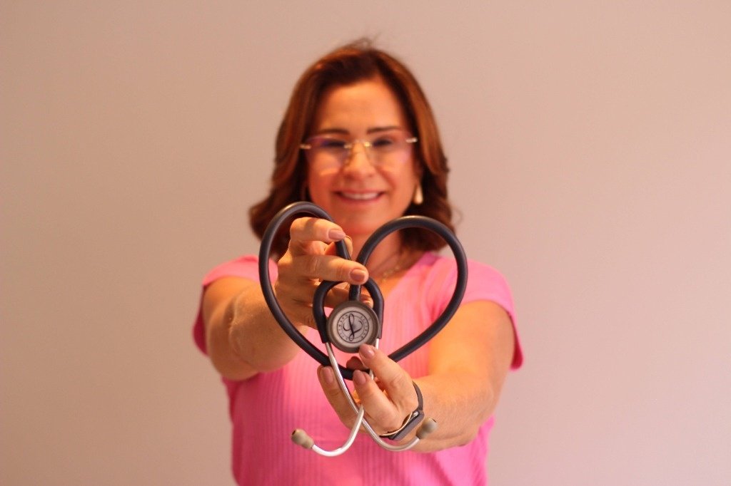 Dra. Marla Graciele - Médica Veterinária Fundadora da Medcão